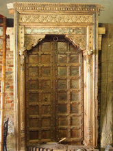 Load image into Gallery viewer, Monumental wooden door from India