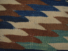 Load image into Gallery viewer, Şarköy kilim