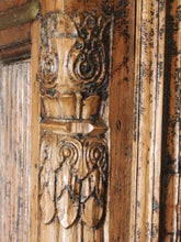 Load image into Gallery viewer, Monumental wooden door from India